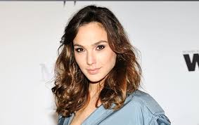 Though, she is 1.78 m tall, she weighs about 60 kg. Gal Gadot Age Wiki Bio Height Husband Family Facts