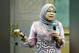 (4) apabila parlimen bubar suatu pilihan raya umumhendaklah diadakan dalam tempoh enam puluh hari dari tarikh iabubar dan parlimen hendaklah dipanggil bermesyuarat pada suatutarikh yang tidak lewat daripada satu ratus dua puluh hari daritarikh itu. Bolehkah Agong Bubar Parlimen Sultan Bubar Dun Suara Merdeka