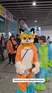 Alerta furril @Anna Llusent 🌱 #medusil #alertamedusil #furry #fursuit...