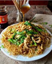 Chicken Pan Fried Noodles Gai See Chow Mein Recipe Pan Fried Noodles Noodle Dishes Chinese Cooking