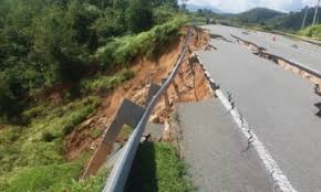 Johor, pahang, terengganu dan banyak negeri lagi yang melaporkan kes banjir di beberapa kawasan di negeri tersebut. Kejadian Tanah Runtuh Di Jalan Seremban Kuala Pilah Sebenarnya My