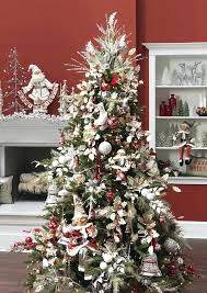 Add some glamour to traditional christmas tree decorations. Simple Christmas Tree Decorations Red And Gold Misli Poklave