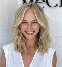 Above shoulder length haircut with curtain bangs. Pin On Curtain Fringe