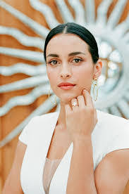 Leah Soper's Instagram, Twitter & Facebook