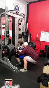 had some help, but that’s some major weight (evan.downing/IG) #squat  #500club #gym #gains