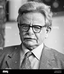 Canetti hi-res stock photography and images