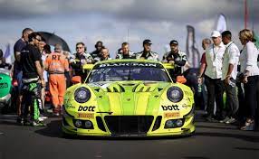 Zuvor hatte bereits der dritte wagen der japaner fast zwei stunden ebenfalls wegen einer technischen panne in der box gestanden, konnte im anschluss aber immerhin auf die strecke zurückkehren. 24 Stunden Rennen Spa Vier Porsche 911 Gt3 R Am Start