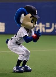 球界ここだけの話 ３８８ ドアラ シーズン中に半月板損傷していた 手術して現在はリハビリ中 ドアラ つば九郎 野球 マスコット