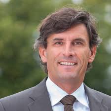 💡Carlos Smart machte seinem Namen alle Ehre: Er erfand eine einfache  Mülltrennung im OP und verhalf seinem Arbeitgeber Sana so zu einem Platz im  Finale des Deutschen Nachhaltigkeitspreises 🏆