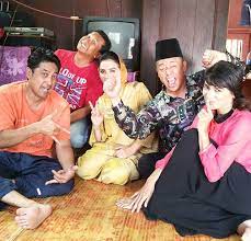 Provided to trclips by believe sas cinta di hati · phantom bintang terang ℗ wanna b music production released on lirik hivi! Drama Cinta Hati Abah Tv3 Myinfotaip