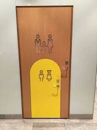 Turgestaltung Evtl Fur Hof Wc Im Kiga Toilettenzeichen Wc Design Kindergartenentwurf