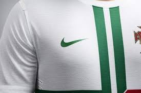 Conta oficial das seleções nacionais de futebol, futsal e futebol de praia the official account of the portuguese national team. Equipamento Alternativo De Portugal Para O Euro 2012 Footazo Footazo