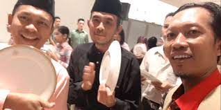 Sapura energy berhad atau dikenali juga sebagai sapurakencana petroleum berhad (ditukar nama pada 24 mac 2017) merupakan sebuah syarikat perkhidmatan medan minyak bersepadu yang berpusat di malaysia melalui gabungan antara sapuracrest dan kencana pada mei 2012. Cerita Orang Indonesia Masuk Istana Megah Sultan Brunei Dijamu Makanan Lezat Merdeka Com