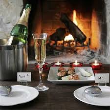 Enjoying A Budget Valentine S Day Romantic Dinner For Two Candle Light Dinner Romantic Dinners
