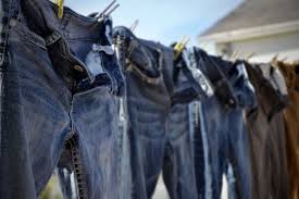 Kaos biasa jadi super istimewa. Tips Mengecilkan Celana Jeans Yang Kebesaran Halaman All Kompas Com