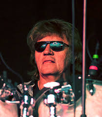 Get Ready to ROCK! Review of Acoustic Festival of Britain,Uttoxeter  Racecourse,25-27 May 2012 featuring Joan Armatrading,Glenn Tilbrook,Mike  Peters,Gordon Giltrap,Uli Jon Roth