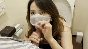 素人】飲み会中我慢できずにトイレでこっそり - Pornhub.com