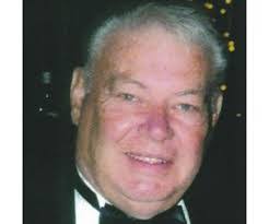 Robert Menton's Instagram, Twitter & Facebook