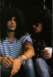 Guns N Roses 1985 1996 Slash With Aerosmith S Steven Tyler Slash Saulhudson Gunsnroses Gunsandroses Gnr Steventyler Aerosmith Facebook
