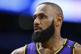 LeBron James sotto accusa, esplode la bufera: i tifosi spingono per l'addio 
