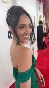 A moment for the Oscar Sunday dress!! Thank you @verrieres.sako 🤍💫💫💫💫 