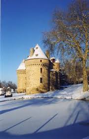 Le Chateau D Auzers 15240 Cantal Auvergne France Galerie Photos Galeries De Photos Auvergne Ville France
