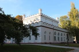 gotisches haus gothic house lodge ideas chatsworth house