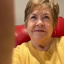 Cheryl Watt's Instagram, Twitter & Facebook