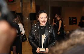 Buna harcayacağın zamanı ülkenin yanan toprağını korumaya harcasan vatana millete daha hayırlı evlat olursun geri zekalıııııııı!! Actress Facing Prison Term For Insulting A Soldier Charged With Sexual Assault English