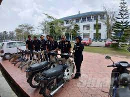 Motosikal kalau roadtax mati lebih setahun rasanya kene check puspakom dulu. Dua Remaja Dicekup Terlibat 15 Kes Curi Motor