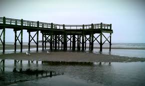 Look At How Low The Tide Is Under This Pier Walnut Beach Ct Usa I Crawl Under The Pier Looking For The Best Stone England Beaches Beach Stones Orange Stone