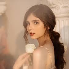 Valerie Bussey's Instagram, Twitter & Facebook