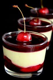 Panna Cotta Allegee A La Pistache Et Cerises Amandine Cooking Recette Gateaux Et Desserts Cuisine Et Boissons