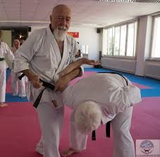 Body movement in various kata includes stepping, twisting, turning, dropping to. Karate Kata Lehrgang In Landshut Ju Jutsu Karate Im Sc Unterpfaffenhofen Germering
