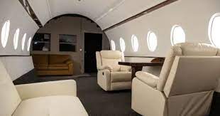 Sadiiiis captionnya, celetuk netizen lihat postingan nindy ayunda. Influencers Use Fake Private Jet Studio Set To Pretend They Re Flying In Luxury Pow Showbiz