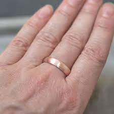 Rose Gold Men S Wedding Band Brushed Matte Men S 5mm Etsy Rose Gold Mens Wedding Band Gold Band Wedding Ring Mens Wedding Bands