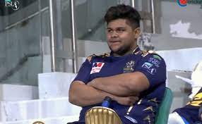 He is the son of former pakistani cricketer moin khan. Azam Khan Son Of Moin Khan Completes Run With Inverted Bat In Psl Watch