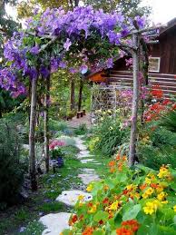 Wunderschone Gartenideen Im Cottage Stil Fur Einen Charmanten Aussenbereich Die Kunst Im Leben Ein Cottage Garten Kann Skurrile Oder Witzige Ideen Enthalten W Garten Ideen Cottage Garten Bauerngarten