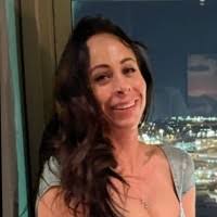 Lori Wampler's Instagram, Twitter & Facebook