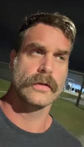 Dylan Squires's Instagram, Twitter & Facebook