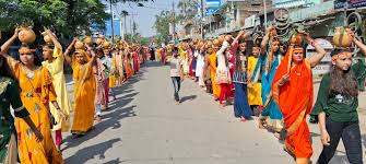दुर्गा पूजा को लेकर पंचम्बा सार्वजनिक दुर्गा मंडप से निकाली गई भव्य कलश  यात्रा - GIRIDIH UPDATES