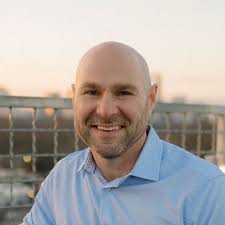 Make Your Brand Legendary: Create Raving Fans With the Customer Experience  Engine: Wozniak, Scott: 9798887100326: Amazon.com: Books