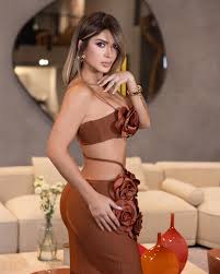 A las que me tiran, les mando brillo… y a los que me quieren ...