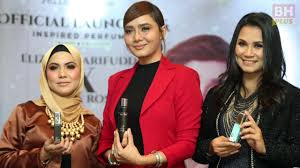 Siti elizad dan suami, shamsul baharin rahman. Siti Elizad Kini Jadi Ibu Buat Adik Adik