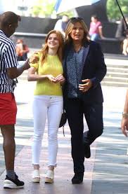 Law Order Special Victims Unit Season 19 Episode 23 Cast Mariska Hargitay Ariel Winter Filming Law Order Svu Season 21 Celebrity Moms Mariska Hargitay Law And Order Svu