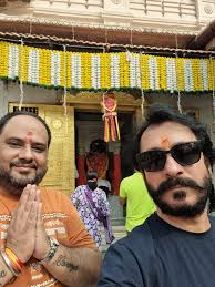 गुरु नानक देव जी की जयंती और देव दिवाली की आप सब को सपरिवार मेरी तरफ से  बहुत बहुत शुभकामनाएं आज मुंबा देवी, बाबुल नाथ, महालक्ष्मी जी ...