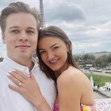 Monique Viau's Instagram, Twitter & Facebook