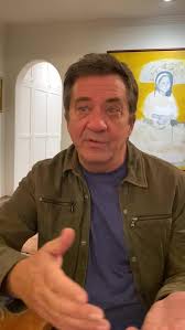 Mathew 19:26 Edrychodd Iesu arnynt a dywedodd wrthynt, “Gyda dynion y mae  hyn yn amhosibl, ond gyda Duw y mae pob peth yn bosibl.”