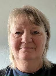 Dawn Toth's Instagram, Twitter & Facebook