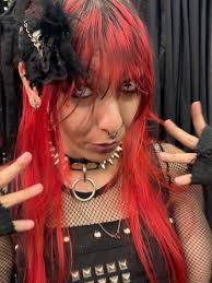 Edith Barton said: “the beauty of art is sharing it with other human  beings“ Daang Goodman (the blond in the first photo) is the owner/designer  of @trippnyc and a dear friend who shares her creations ...